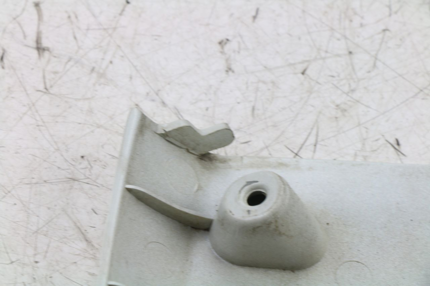 photo de GIUNZIONE PARAFANGO POSTERIORE INFERIORE TGB X-MOTION XMOTION 125 (2008 - 2014)