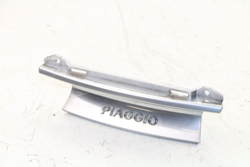 photo de Giunzione carenatura posteriore inferiore PIAGGIO X10 500 (2012 - 2018)