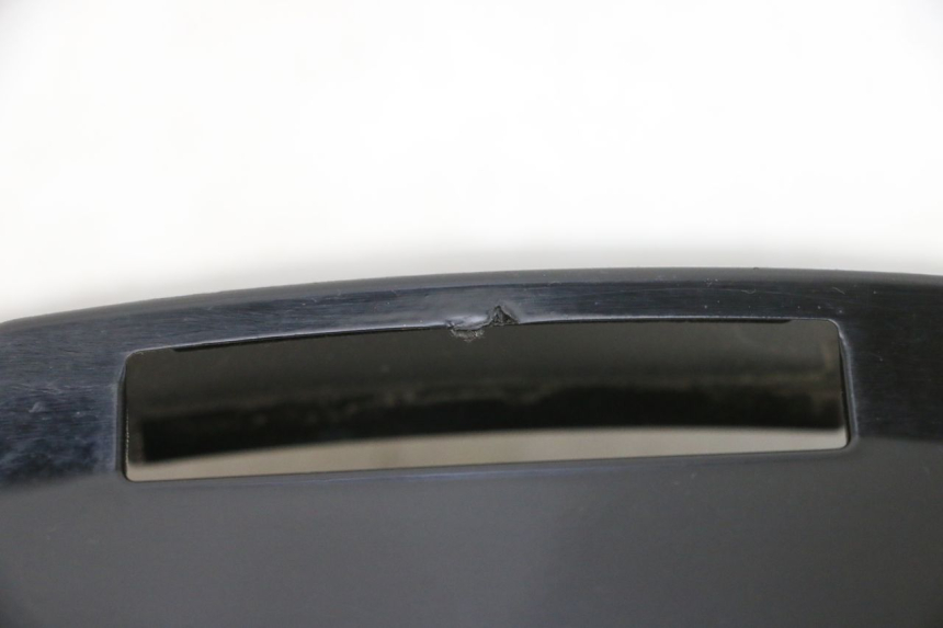 photo de Giunzione carenatura posteriore inferiore PIAGGIO X8 125 (2004 - 2007) - Altra angolazione