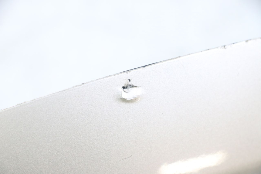 photo de Giunzione carenatura posteriore inferiore PIAGGIO X8 125 (2004 - 2007) - Altra angolazione