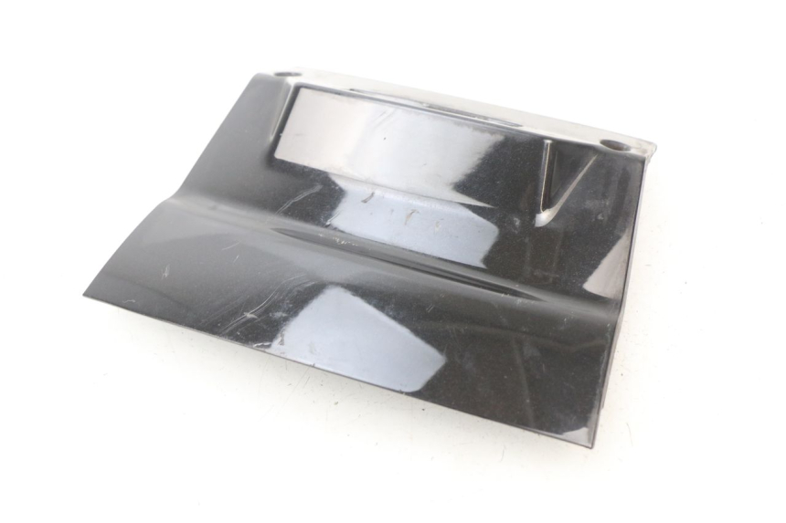 photo de GIUNZIONE PARAFANGO POSTERIORE INFERIORE PIAGGIO XEVO - X EVO 125 (2007 - 2016)