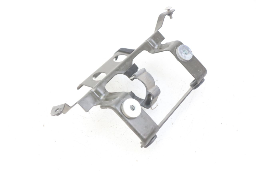 photo de GIUNZIONE PARAFANGO POSTERIORE INFERIORE YAMAHA FZS FAZER 600 (1998 - 2001)