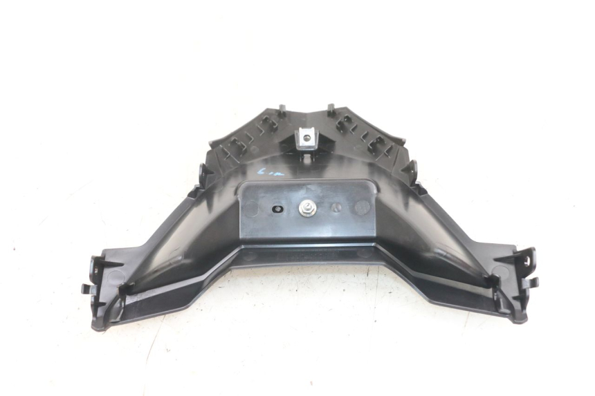 photo de GIUNZIONE PARAFANGO POSTERIORE INFERIORE YAMAHA XMAX X-MAX ABS 125 (2017 - 2020)