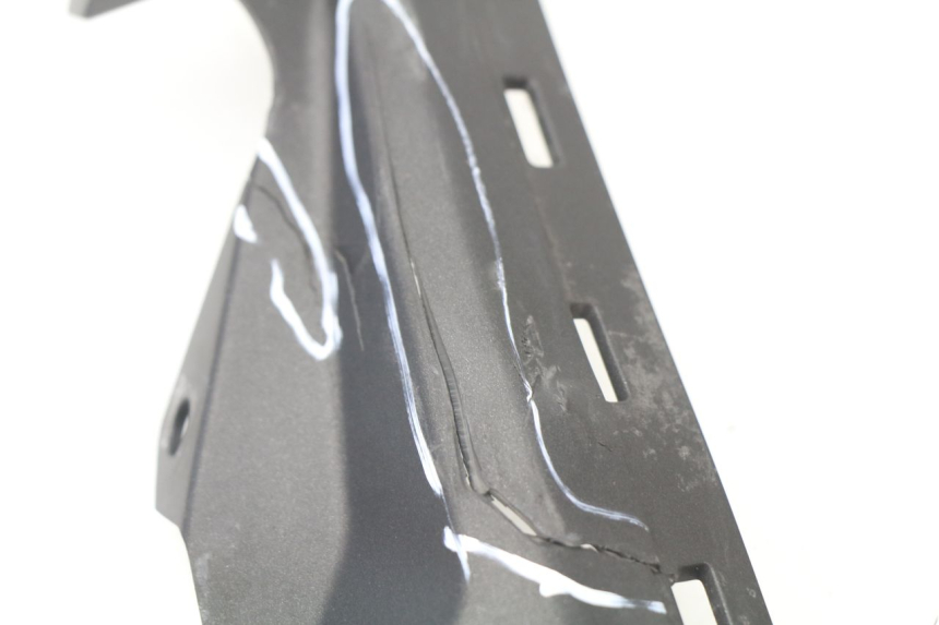 photo de Giunzione carenatura posteriore inferiore YAMAHA XP T-MAX TMAX ABS 530 (2012 - 2015)
