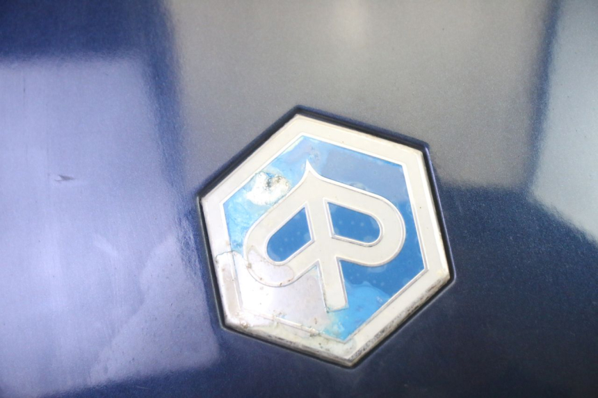 photo de GIUNTO CARENA POSTERIORE PIAGGIO MP3 RL 250 (2007 - 2010) - Zoom sullo stato d'uso