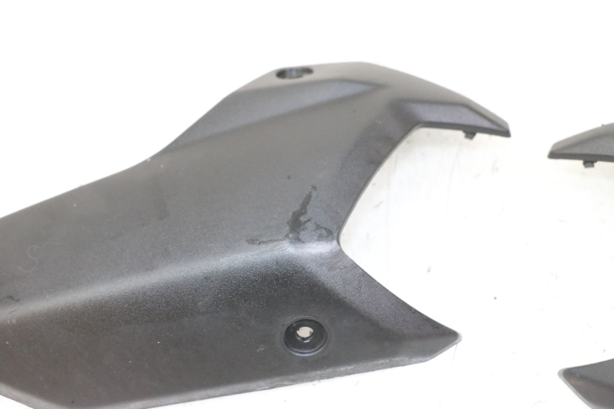 photo de CARENA POSTERIORE CONGIUNZIONE PEUGEOT STREETZONE 4T 50 (2018 - 2023)