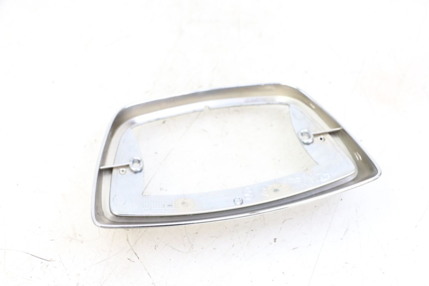 photo de Giunzione carenatura posteriore PIAGGIO VESPA LX IE 125 (2010 - 2012)