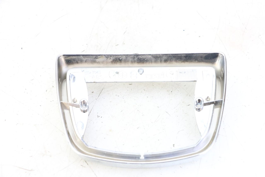 photo de Giunzione carenatura posteriore PIAGGIO VESPA LX IE 125 (2010 - 2012)