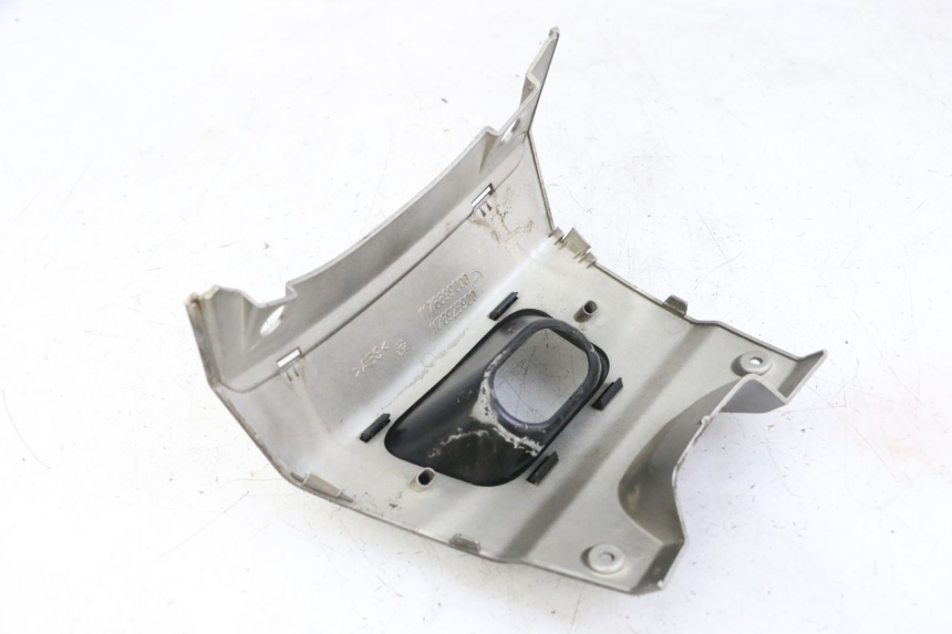 photo de CARENA POSTERIORE CONGIUNZIONE PEUGEOT SATELIS 125 (2013 - 2018)