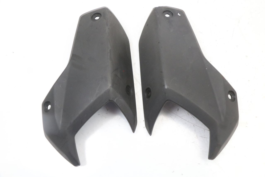 photo de CARENA POSTERIORE CONGIUNZIONE PEUGEOT STREETZONE 2T 50 (2014 - 2019)