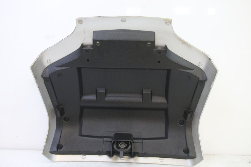 photo de CARENA POSTERIORE CONGIUNZIONE PIAGGIO SUPER LX 125 (2000 - 2003)