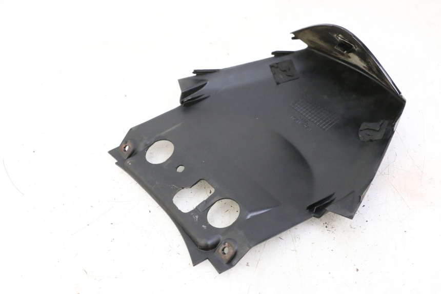 photo de GIUNZIONE PARAFANGO POSTERIORE SUPERIORE SUZUKI BURGMAN 125 (2007 - 2014)