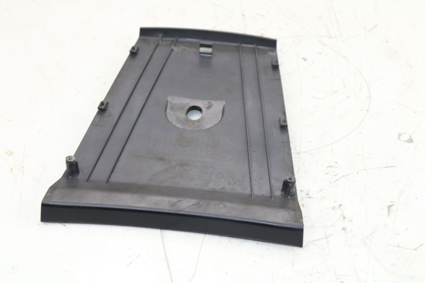 photo de Giunzione carenatura posteriore superiore DAELIM S3 125 (2010 - 2017)