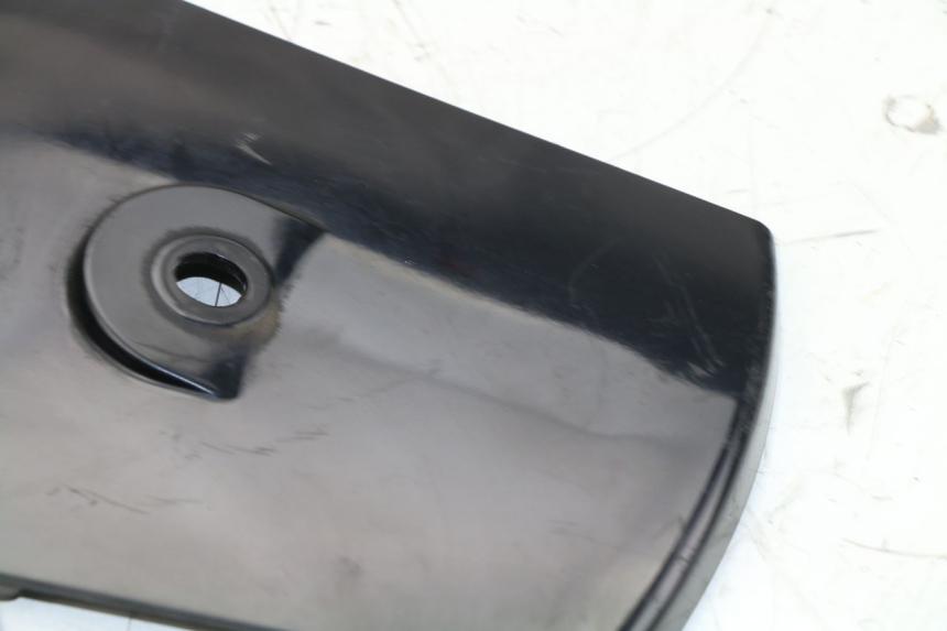 photo de Giunzione carenatura posteriore superiore DAELIM S3 125 (2010 - 2017)