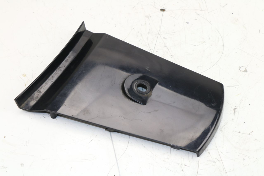 photo de Giunzione carenatura posteriore superiore DAELIM S3 125 (2010 - 2017)