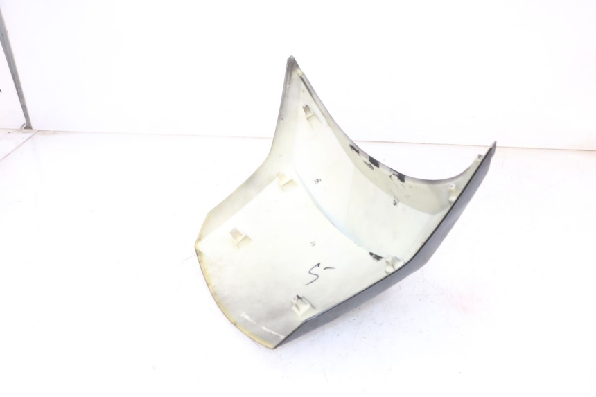 photo de CARENA POSTERIORE CONGIUNZIONE SUPERIORE JM MOTORS GTS 125 (2015 - 2019) - Zoom sullo stato d'uso
