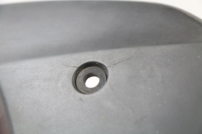 photo de Giunzione carenatura posteriore superiore HONDA CBF N 600 (2004 - 2007)