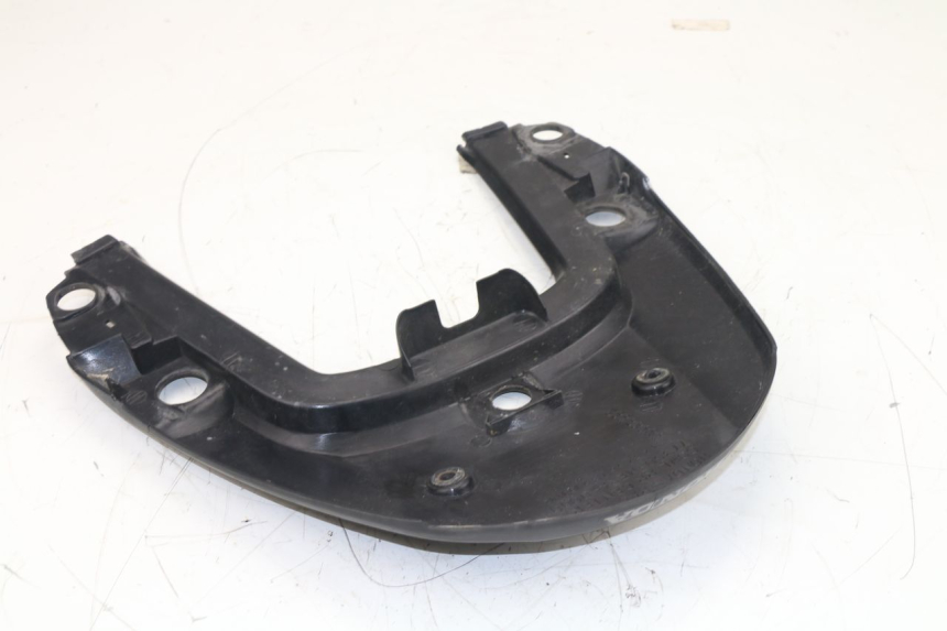 photo de Giunzione carenatura posteriore superiore HONDA CBF N 600 (2004 - 2007)