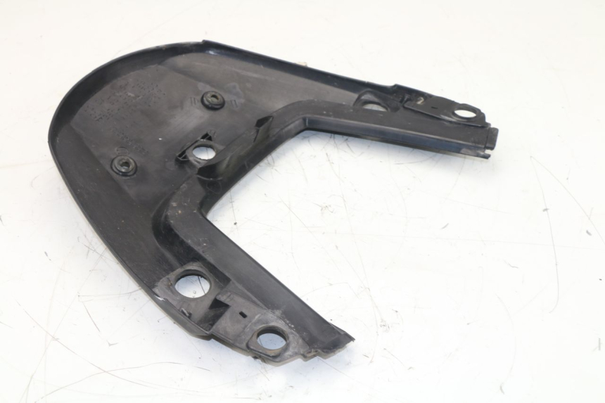 photo de Giunzione carenatura posteriore superiore HONDA CBF N 600 (2004 - 2007)