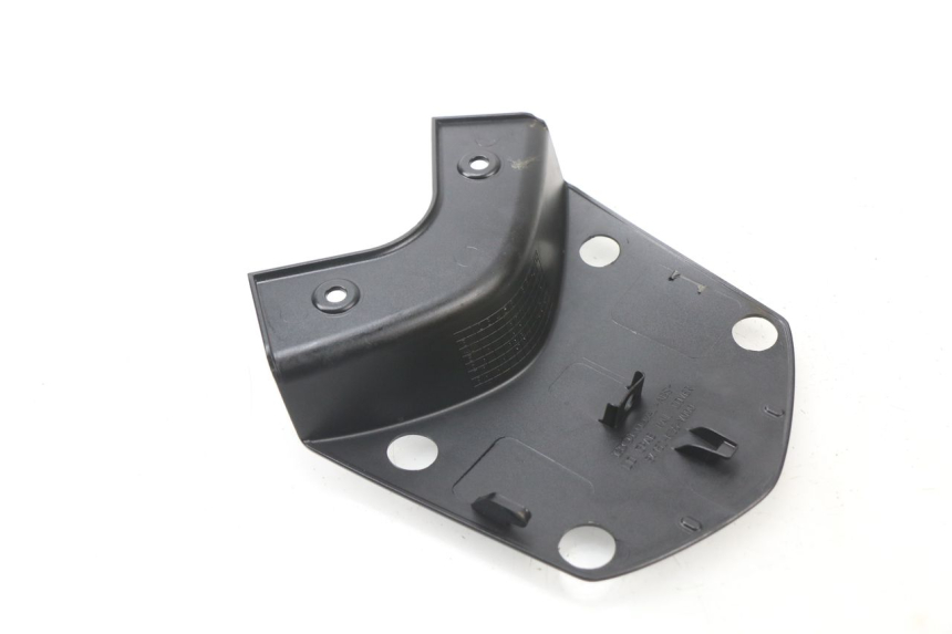 photo de Giunzione carenatura posteriore superiore HONDA PCX (JF57/JF64) 125 (2014 - 2018)