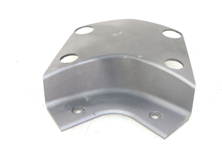 photo de Giunzione carenatura posteriore superiore HONDA PCX (JF57/JF64) 125 (2014 - 2018)