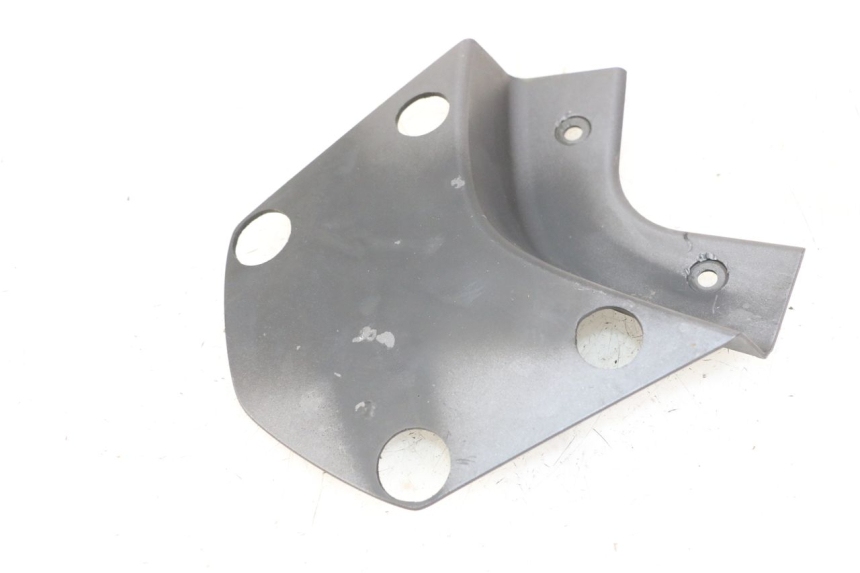 photo de Giunzione carenatura posteriore superiore HONDA PCX (JF57/JF64) 125 (2014 - 2018)