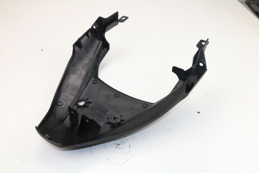 photo de Giunzione carenatura posteriore superiore HONDA XLV VARADERO 125 (2000 - 2006)