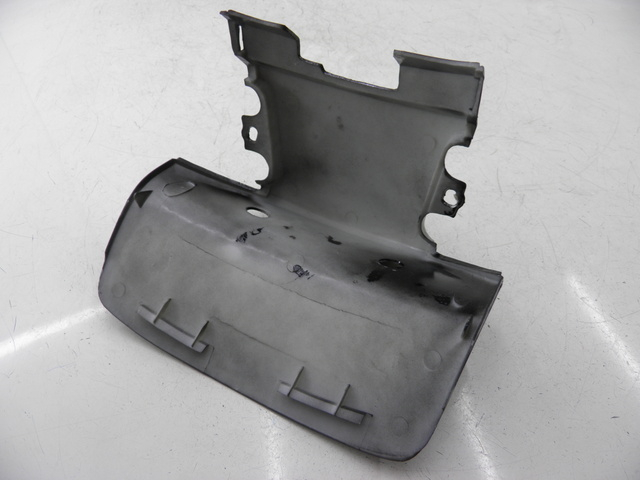 photo de Giunzione carenatura posteriore superiore JM MOTOR S-MAX 125 (2010 - 2014) - Primo piano tecnico