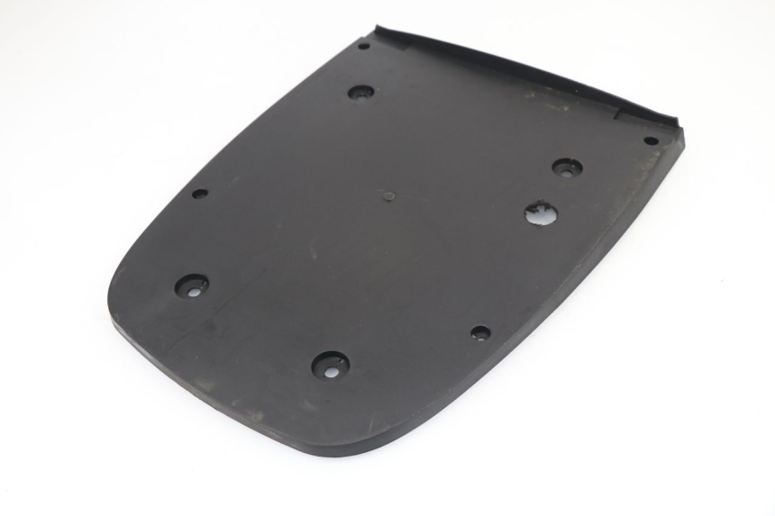 photo de Giunzione carenatura posteriore superiore JM MOTORS DELIVERY 4T 50 (2017 - 2020)