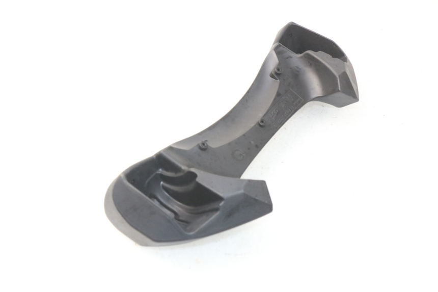 photo de Giunzione carenatura posteriore superiore PEUGEOT METROPOLIS 400 (2017 - 2020)