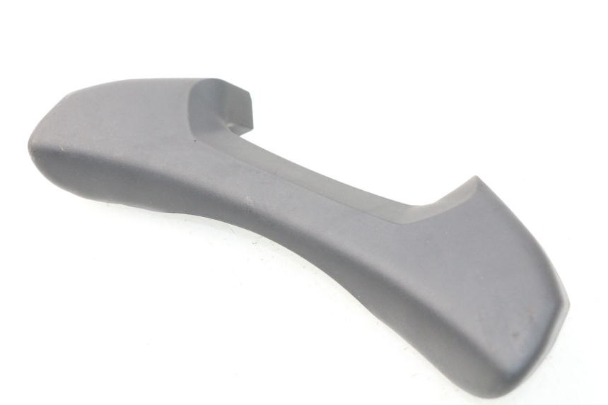 photo de Giunzione carenatura posteriore superiore PEUGEOT METROPOLIS 400 (2017 - 2020)