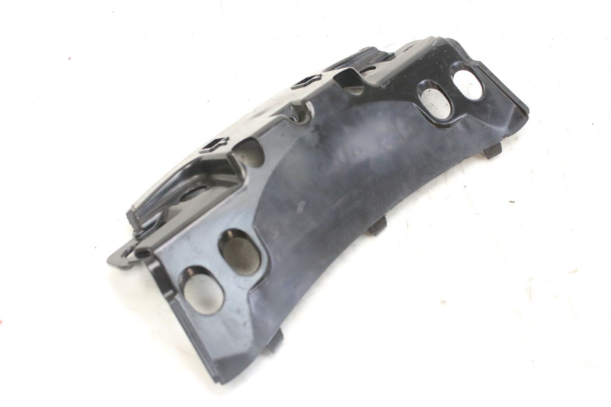 photo de GIUNZIONE PARAFANGO POSTERIORE SUPERIORE PIAGGIO MP3 RL 250 (2007 - 2010)