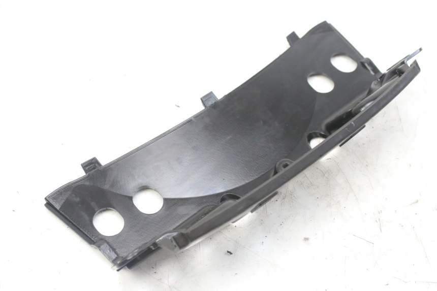 photo de GIUNZIONE PARAFANGO POSTERIORE SUPERIORE PIAGGIO MP3 RL 250 (2007 - 2010)