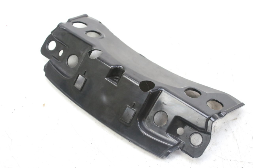 photo de GIUNZIONE PARAFANGO POSTERIORE SUPERIORE PIAGGIO MP3 RL 250 (2007 - 2010)