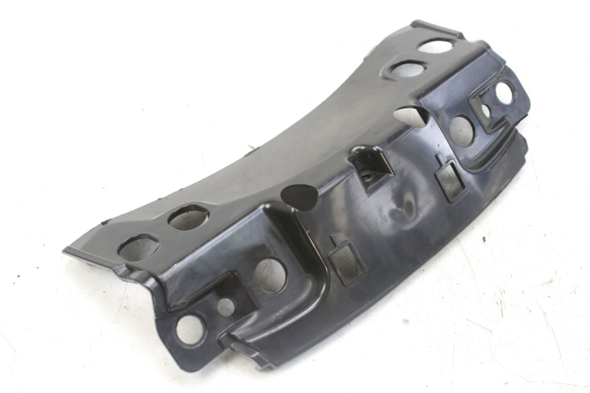 photo de GIUNZIONE PARAFANGO POSTERIORE SUPERIORE PIAGGIO MP3 RL 250 (2007 - 2010)