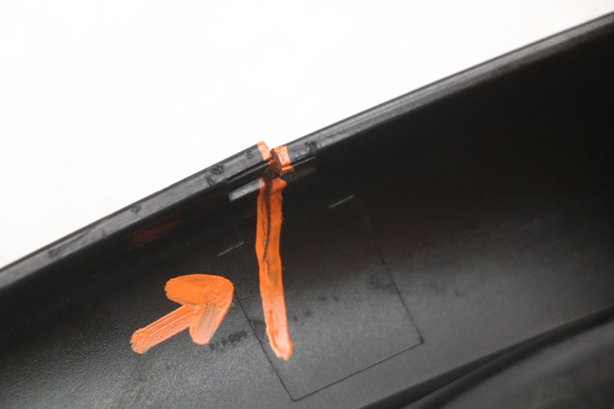 photo de CARENA POSTERIORE CONGIUNZIONE SUPERIORE HONDA PCX (JF28) 125 (2009 - 2011)