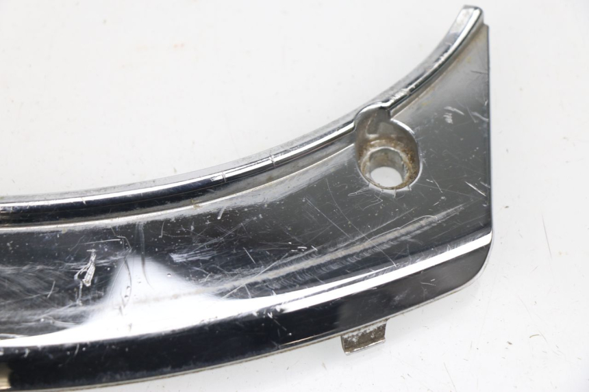 photo de Giunzione carenatura posteriore superiore PEUGEOT SATELIS 125 (2010 - 2012)