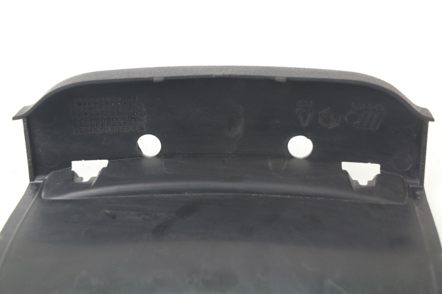 photo de Giunzione carenatura posteriore superiore PIAGGIO XEVO X-EVO 250 (2007 - 2012)