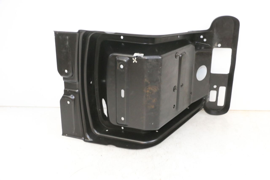 photo de CARENA POSTERIORE CONGIUNZIONE SUPERIORE LIGIER PULSE 3 1 (2014 - 2020) - Zoom sullo stato d'uso