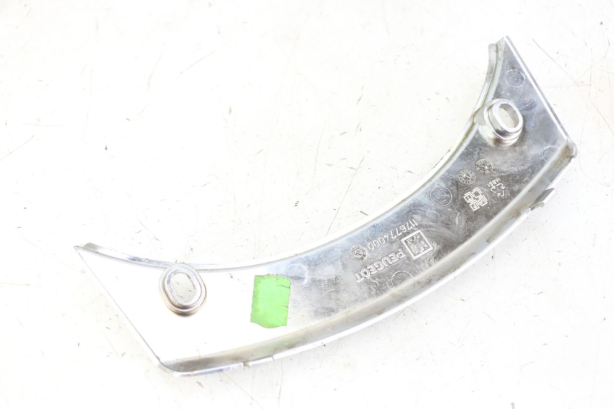 photo de CARENA POSTERIORE CONGIUNZIONE SUPERIORE PEUGEOT SATELIS 125 (2013 - 2018)
