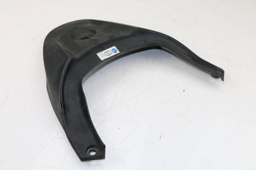 photo de Giunzione carenatura posteriore superiore HONDA SH 300 (2011)