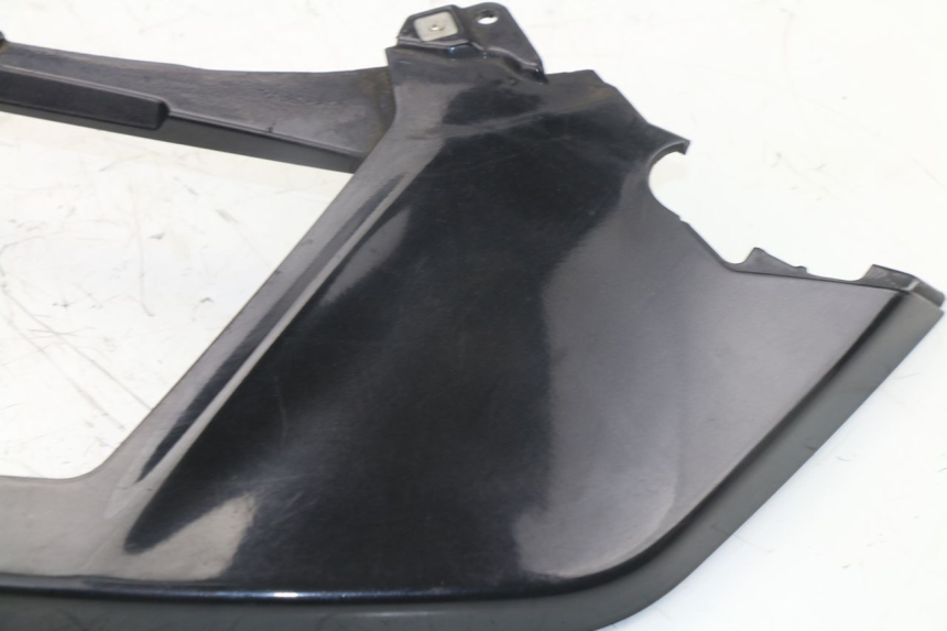 photo de Giunzione carenatura posteriore superiore PIAGGIO X10 500 (2012 - 2018)
