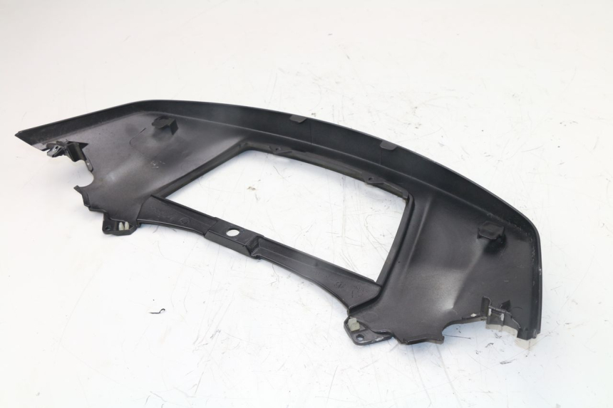 photo de Giunzione carenatura posteriore superiore PIAGGIO X10 500 (2012 - 2018)