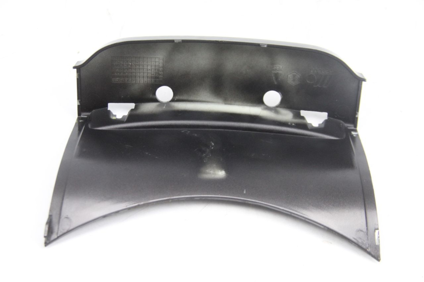 photo de Giunzione carenatura posteriore superiore PIAGGIO XEVO - X EVO 125 (2007 - 2016)