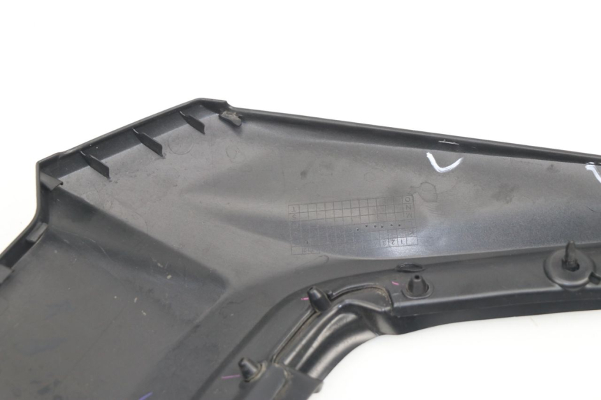 photo de CARENA POSTERIORE CONGIUNZIONE SUPERIORE YAMAHA YP T-MAX TMAX 530 (2017 - 2020)