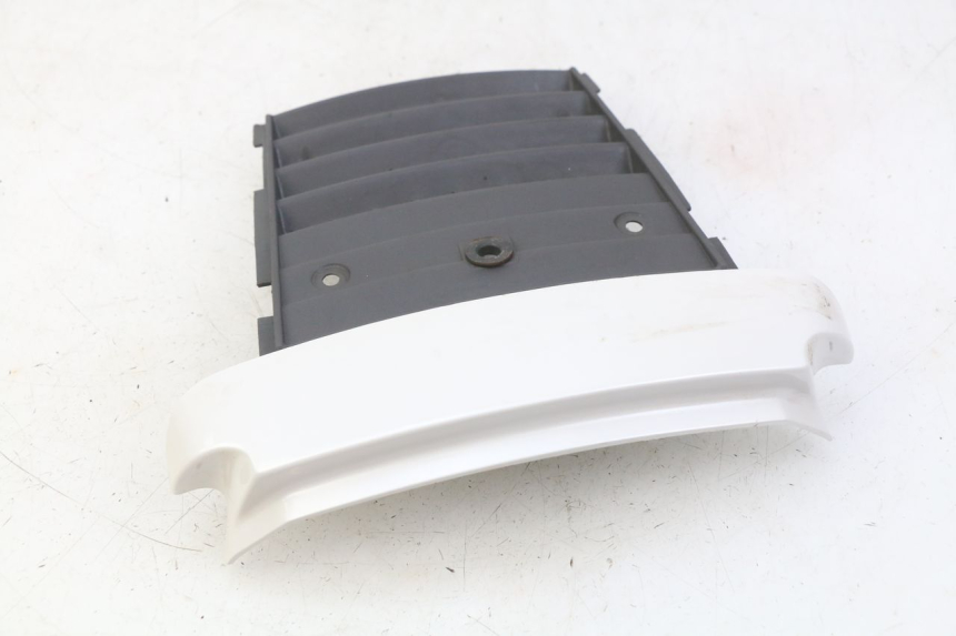 photo de GIUNZIONE PARAFANGO POSTERIORE SUZUKI CP 80 (1985 - 1996)