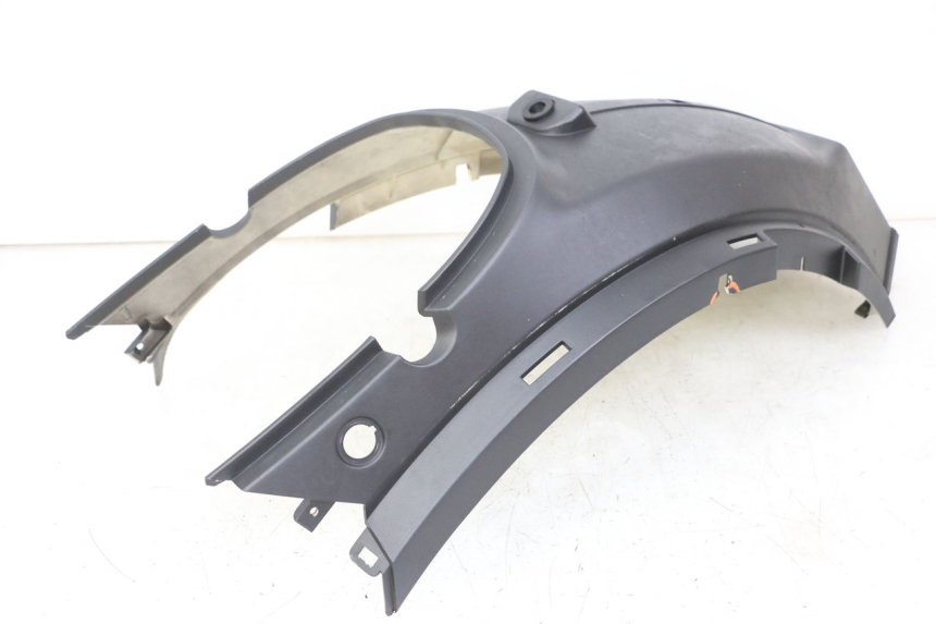 photo de CARENA POSTERIORE CONGIUNZIONE JM MOTORS VX 125 (2022 - 2025) - Primo piano tecnico