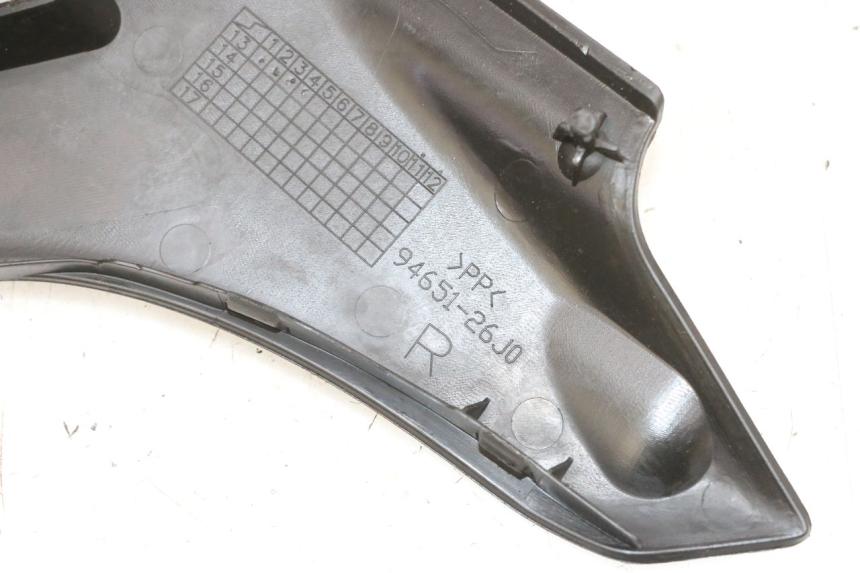 photo de CARENA ANTERIORE CONGIUNZIONE SUZUKI BURGMAN 650 (2013 - 2020)