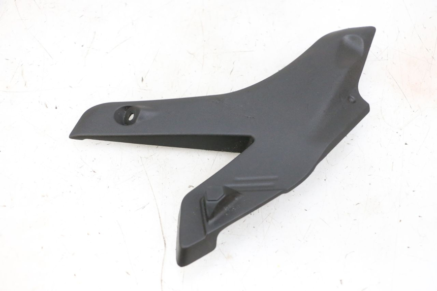 photo de CARENA ANTERIORE CONGIUNZIONE SUZUKI BURGMAN 650 (2013 - 2020)