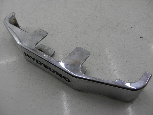 photo de Giunzione carenatura anteriore inferiore HYOSUNG COMET GT 125 (2002 - 2007) - Dettaglio del componente